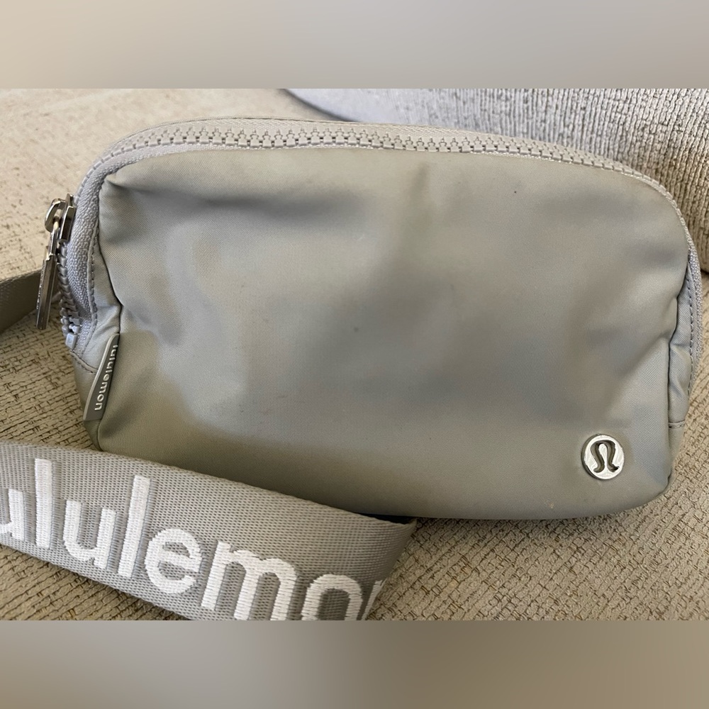 Lululemon belt bag